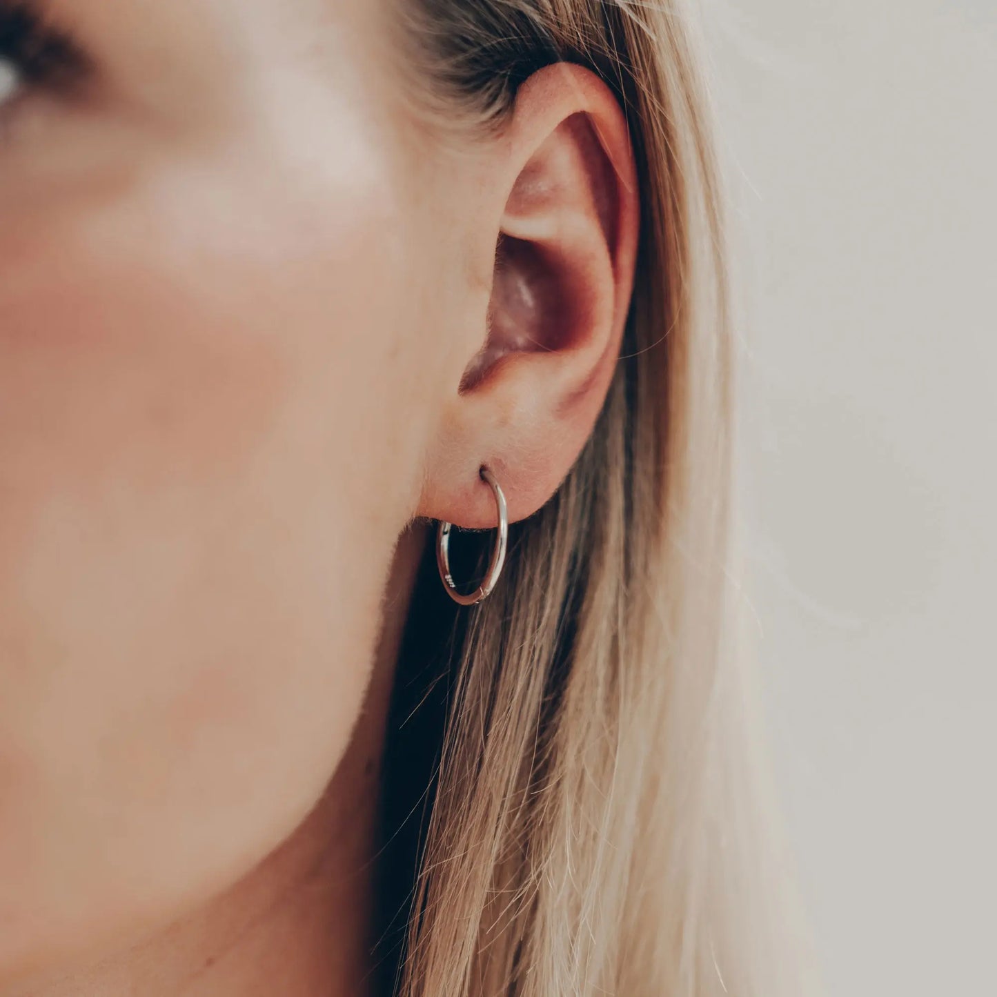 Vielring - Gefüllte teeny Creolen 1,3 mm Dicke - 925 Silber - Gold / 6 mm / Einzeln