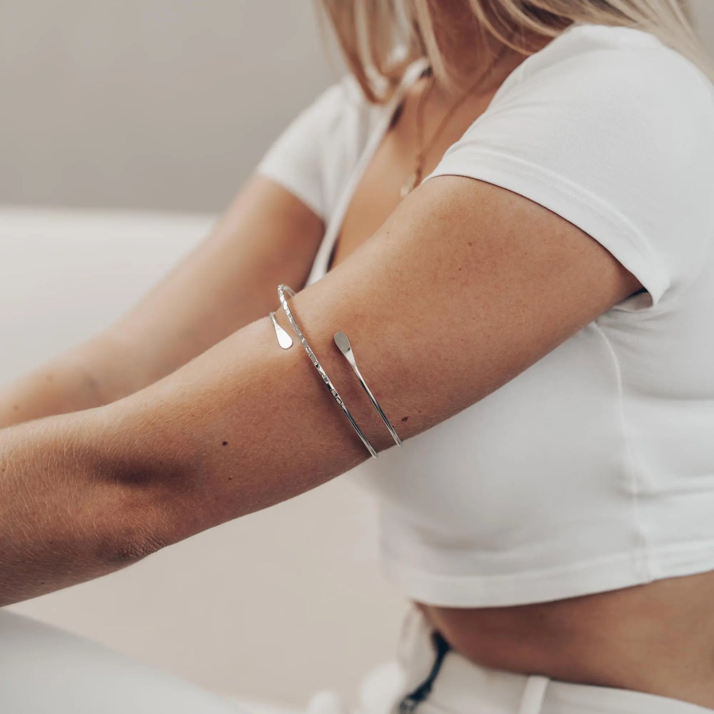 Vielring - Hammerschlag Oberarmreifen - Steel - Gold