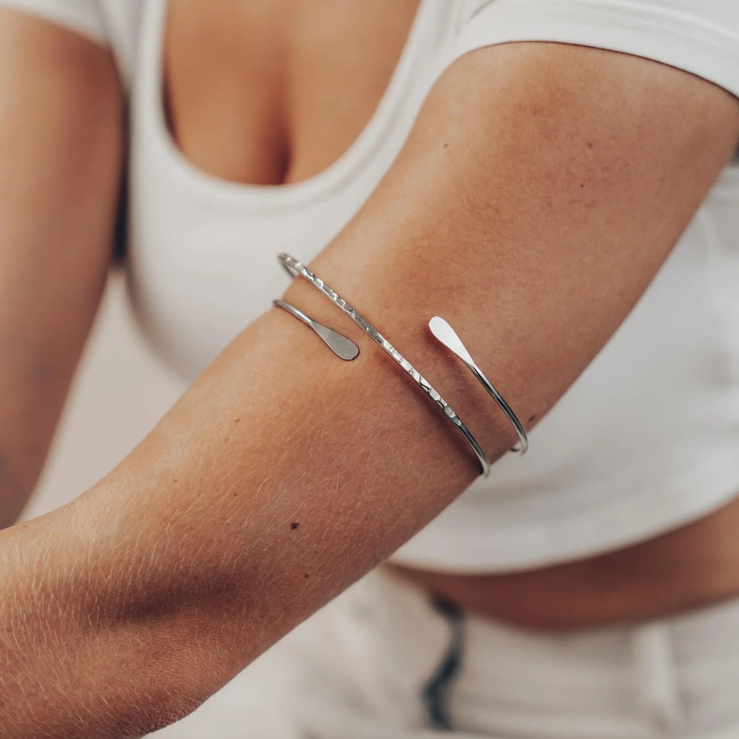 Vielring - Hammerschlag Oberarmreifen - Steel - Gold