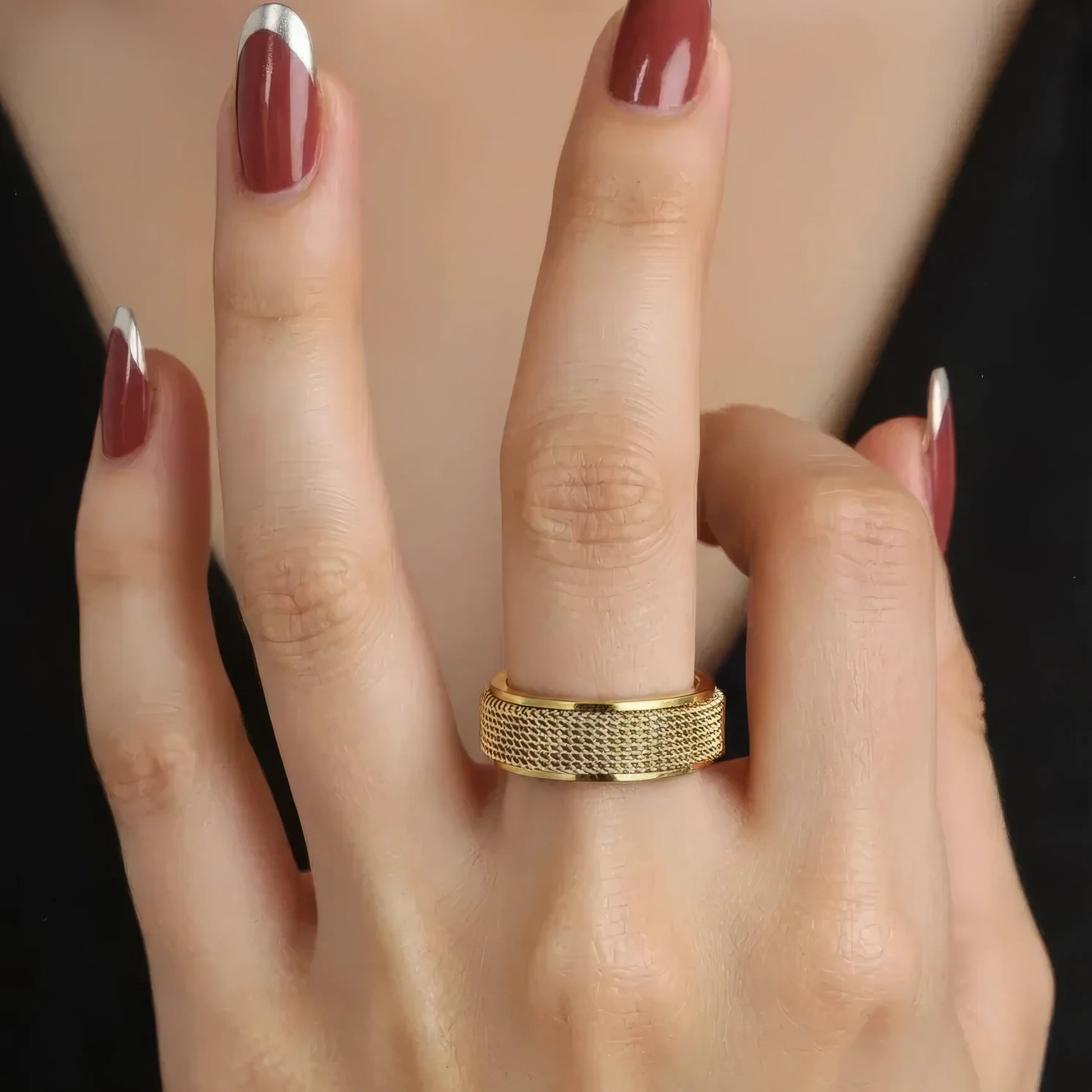 Vielring - Gerillter Raster Anti-Stress-Ring – Edelstahl - Gold / 49 | ø15.6