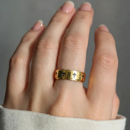 Gereihte Kreuze Anti-Stress-Ring – Edelstahl